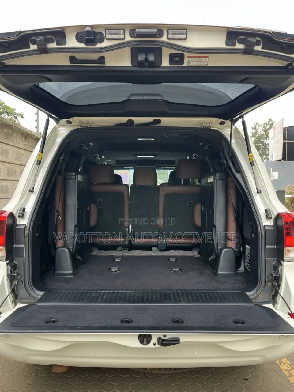 Toyota Land Cruiser 4.6 V8 ZX 2016 White