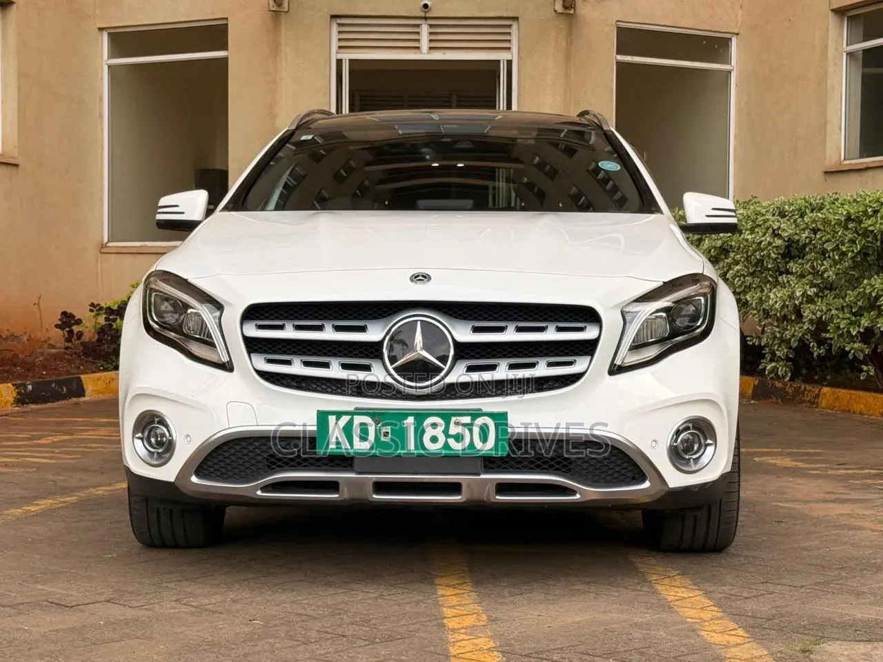 Mercedes-Benz GLA-Class 2019 White