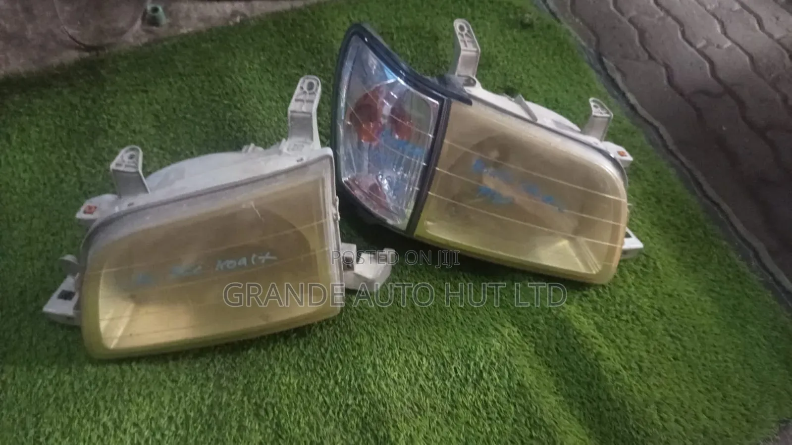 Liteace/Townace Headlights