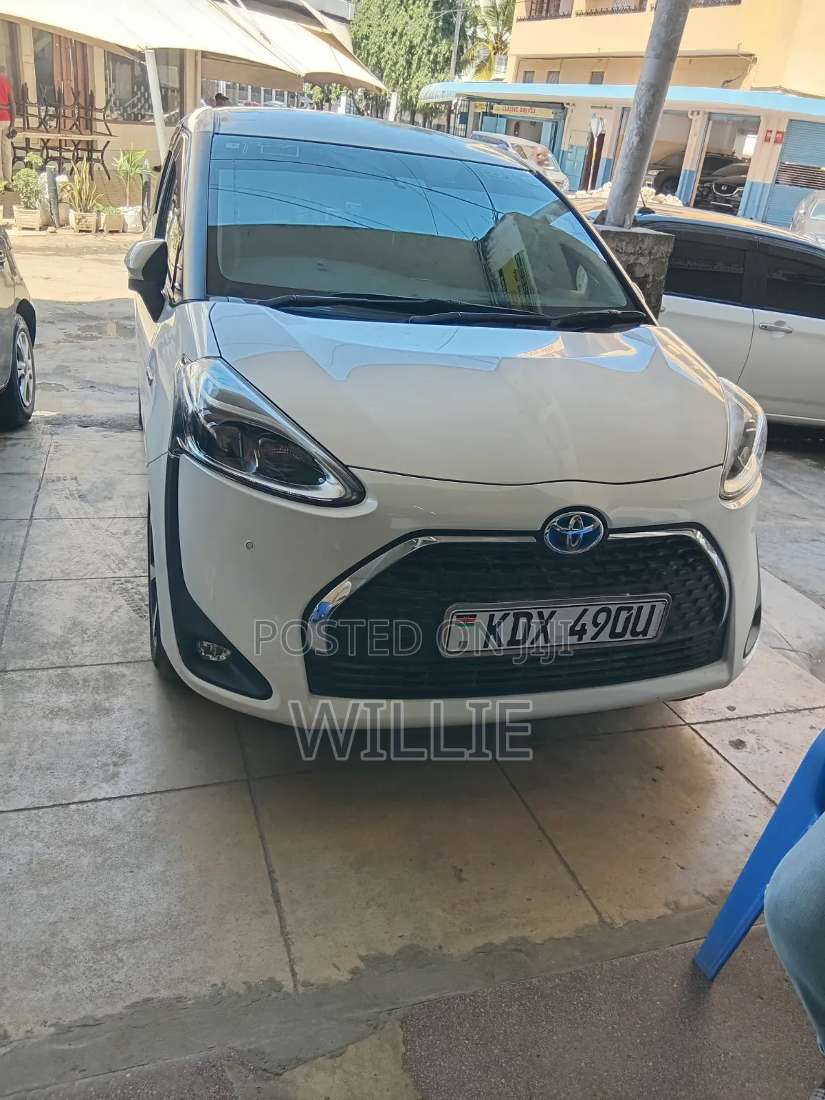 Toyota Sienta 2019 White
