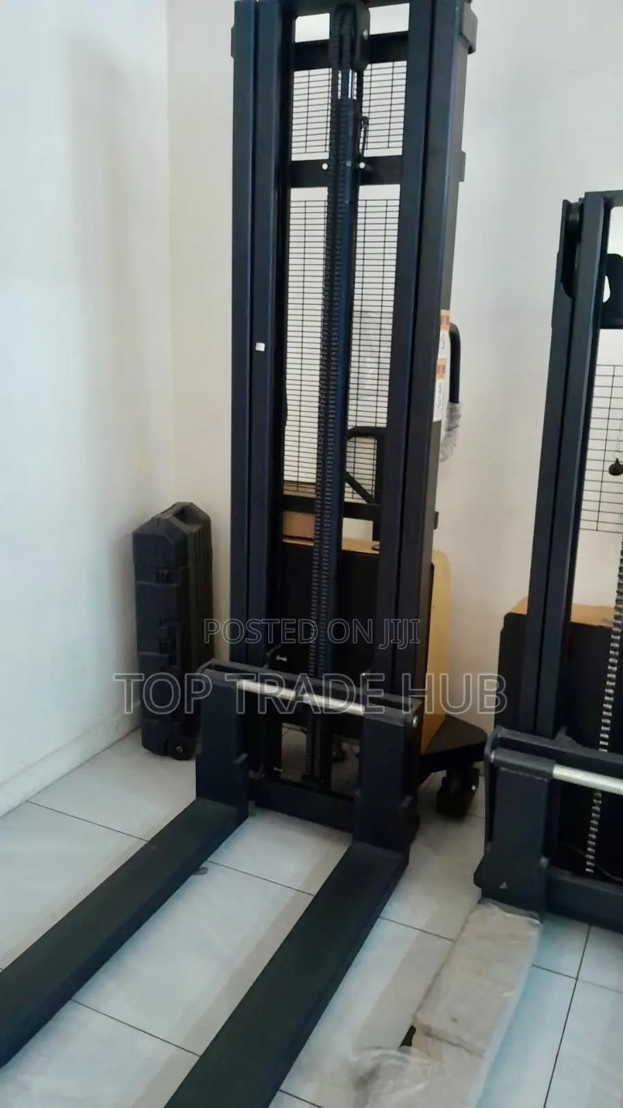 HSES-35 Hisaki Japan SEMI ELECTRIC STACKER 1.5 Tonnes 3.5 Metres Lift