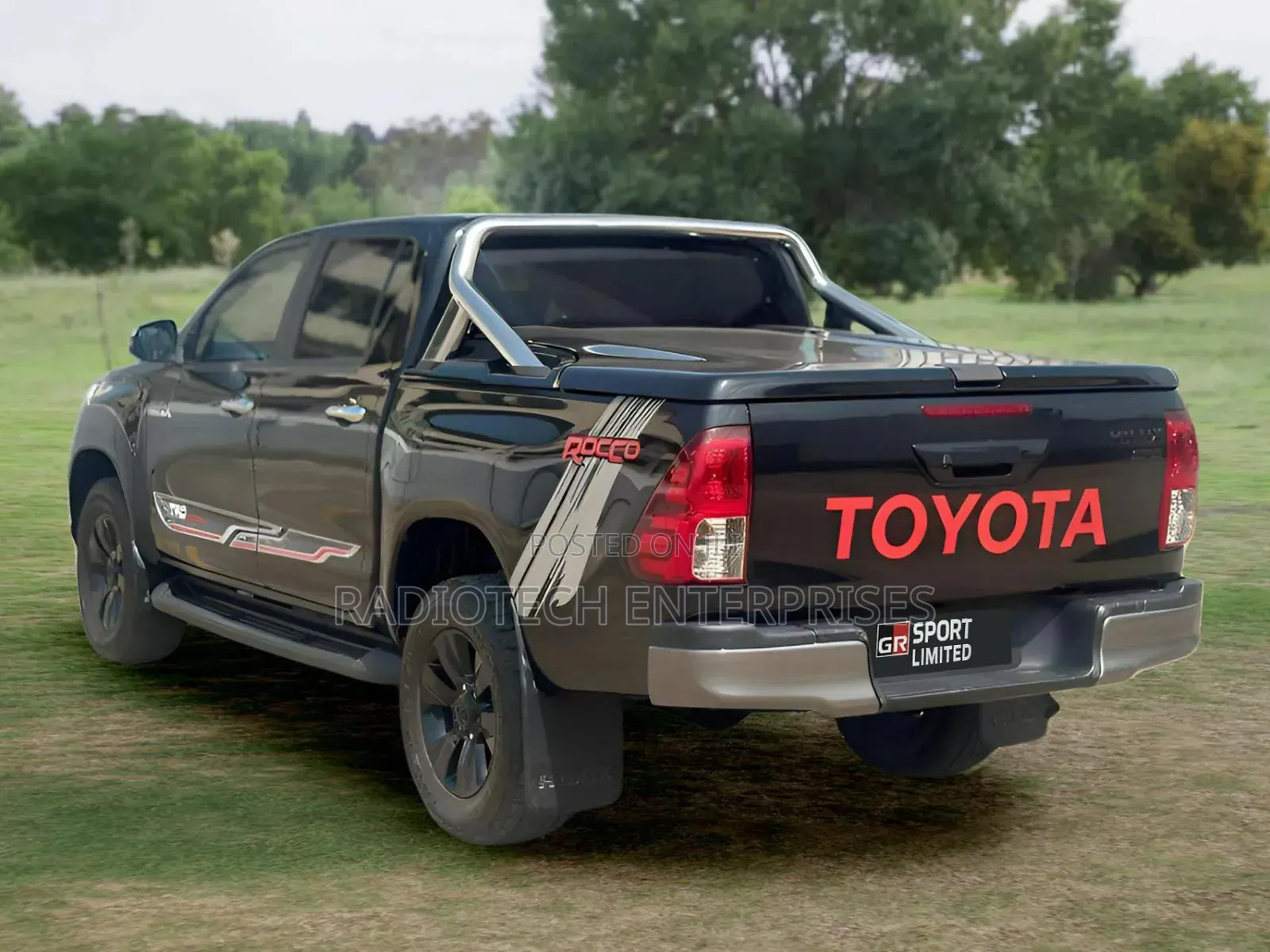 Toyota Hilux 2016 Black