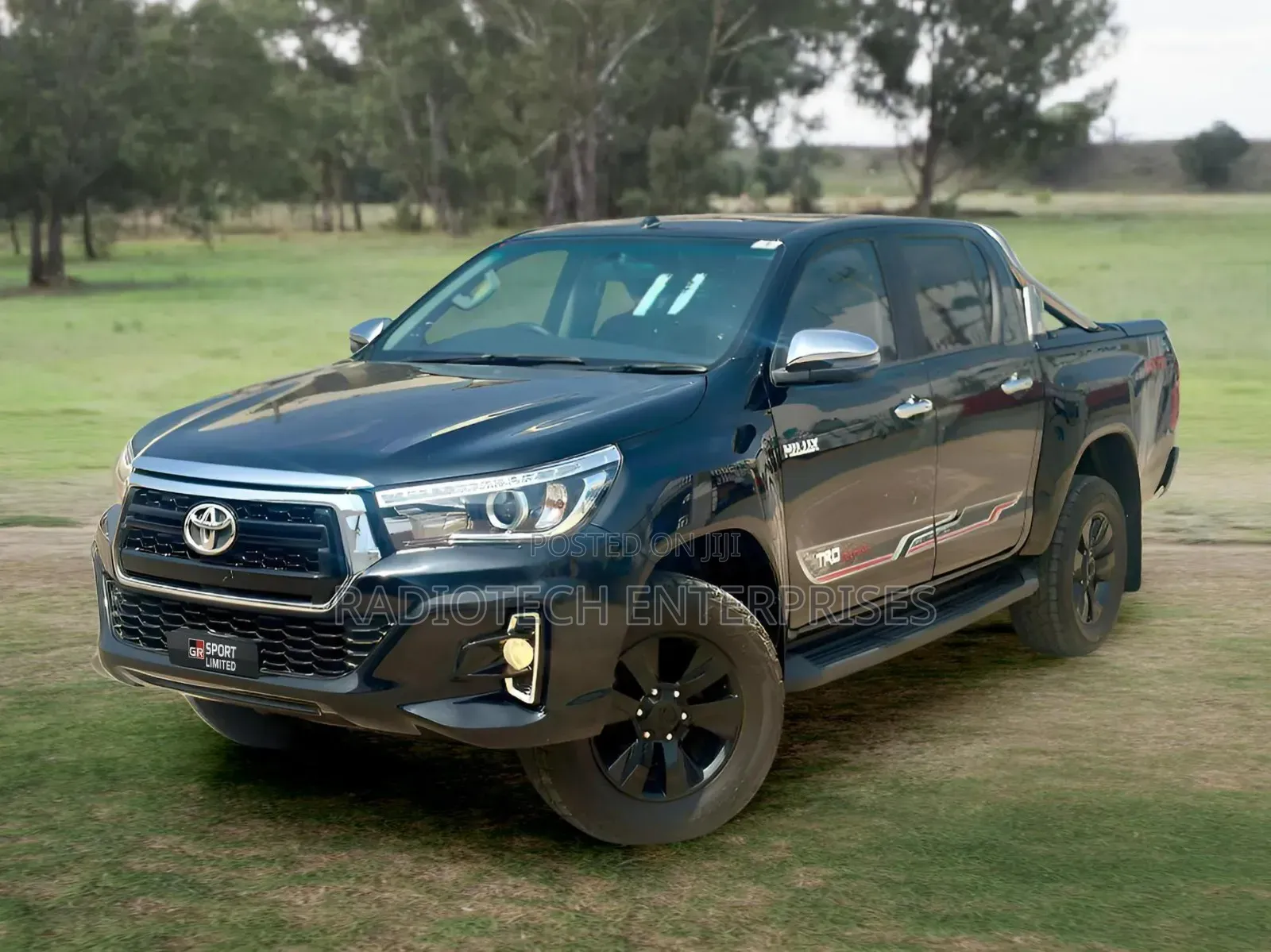 Toyota Hilux 2016 Black