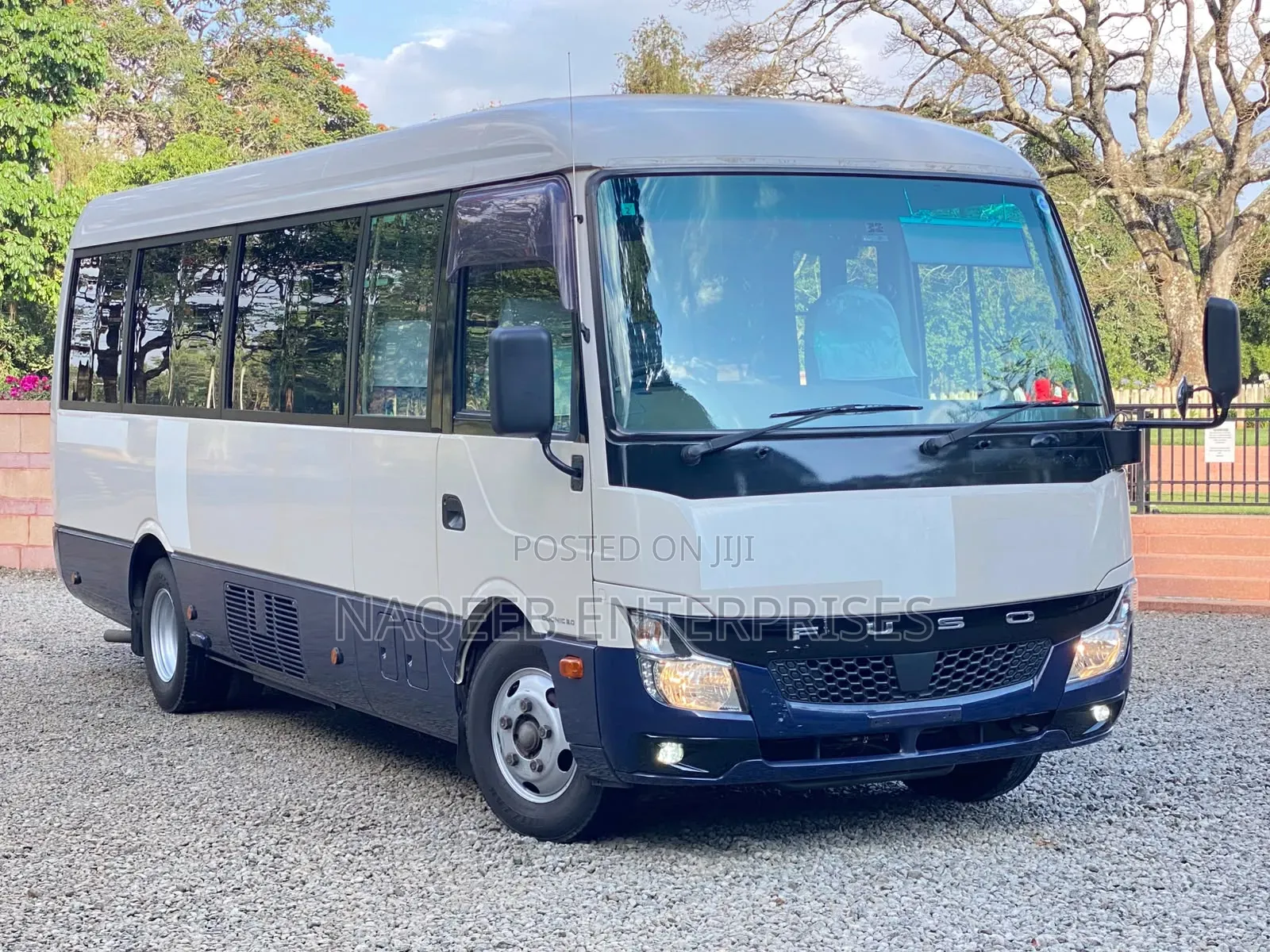 Mitsubishi Fuso Rosa 2019 White