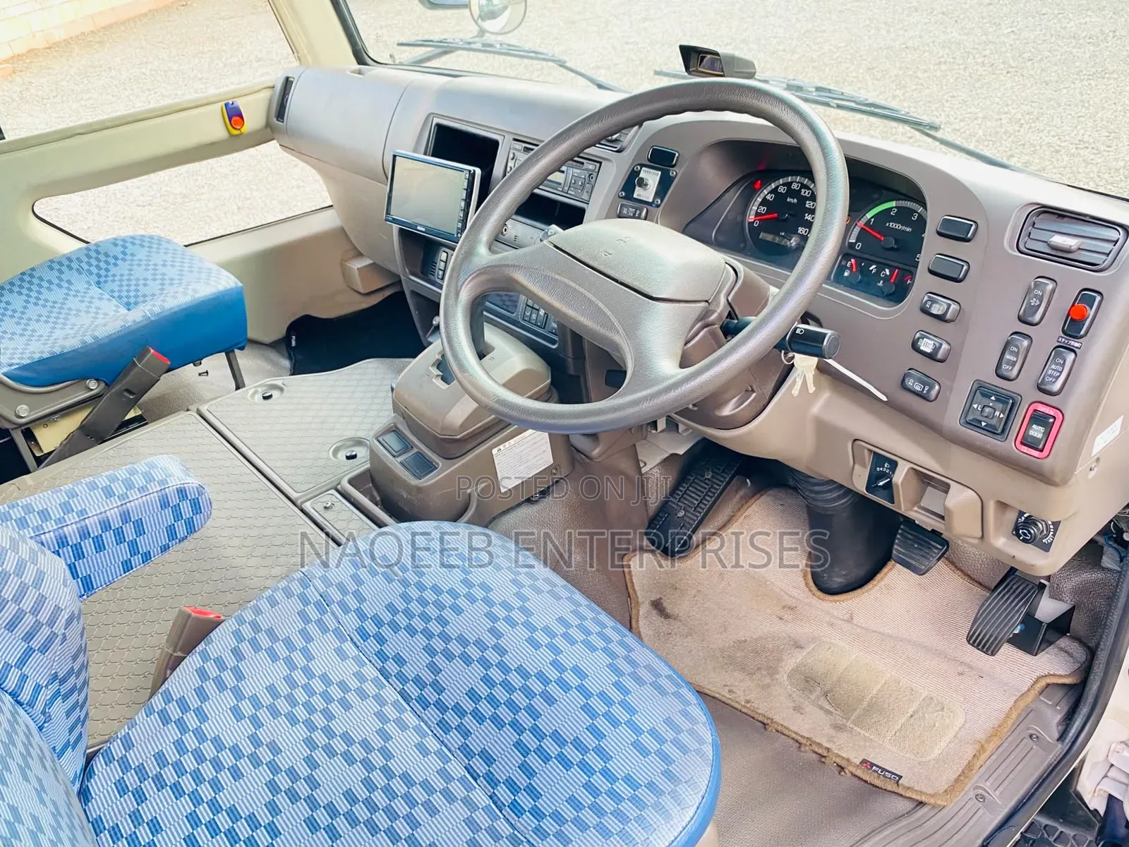 Mitsubishi Fuso Rosa 2019 White