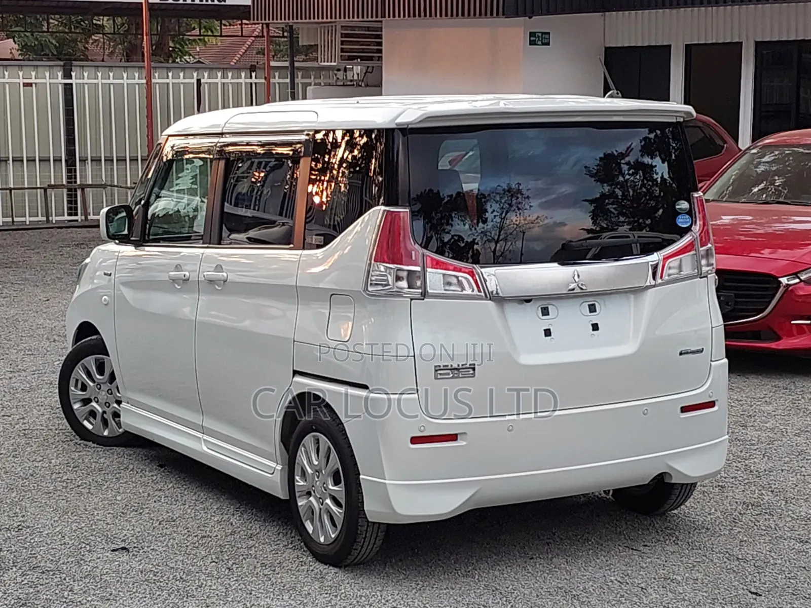 Mitsubishi Delica 2019 Pearl