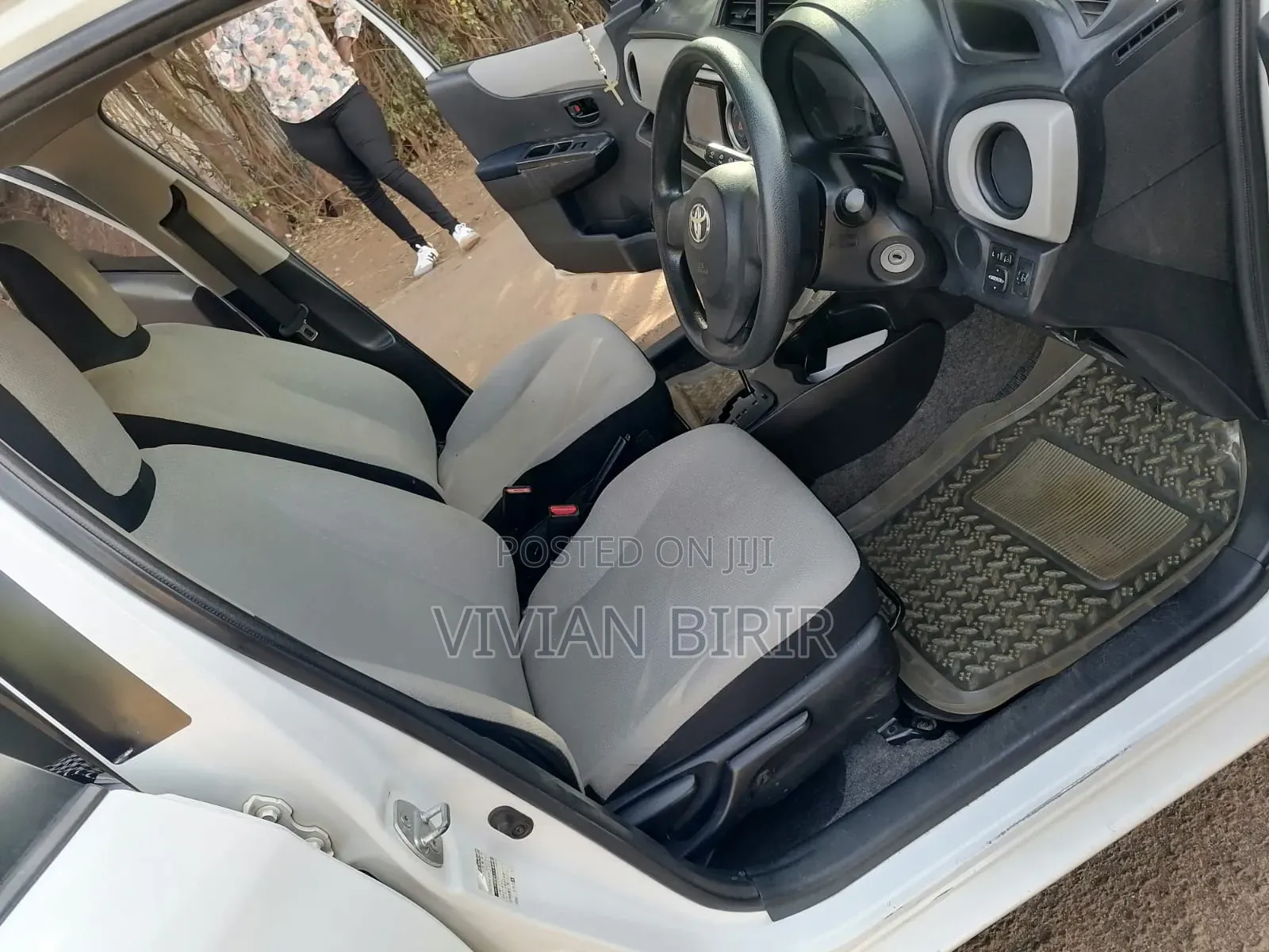 Toyota Vitz 2012 White