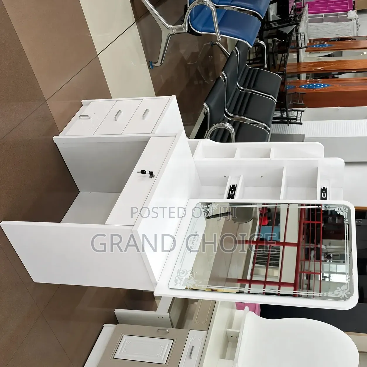Modern White Dressing Table Sliding Mirror