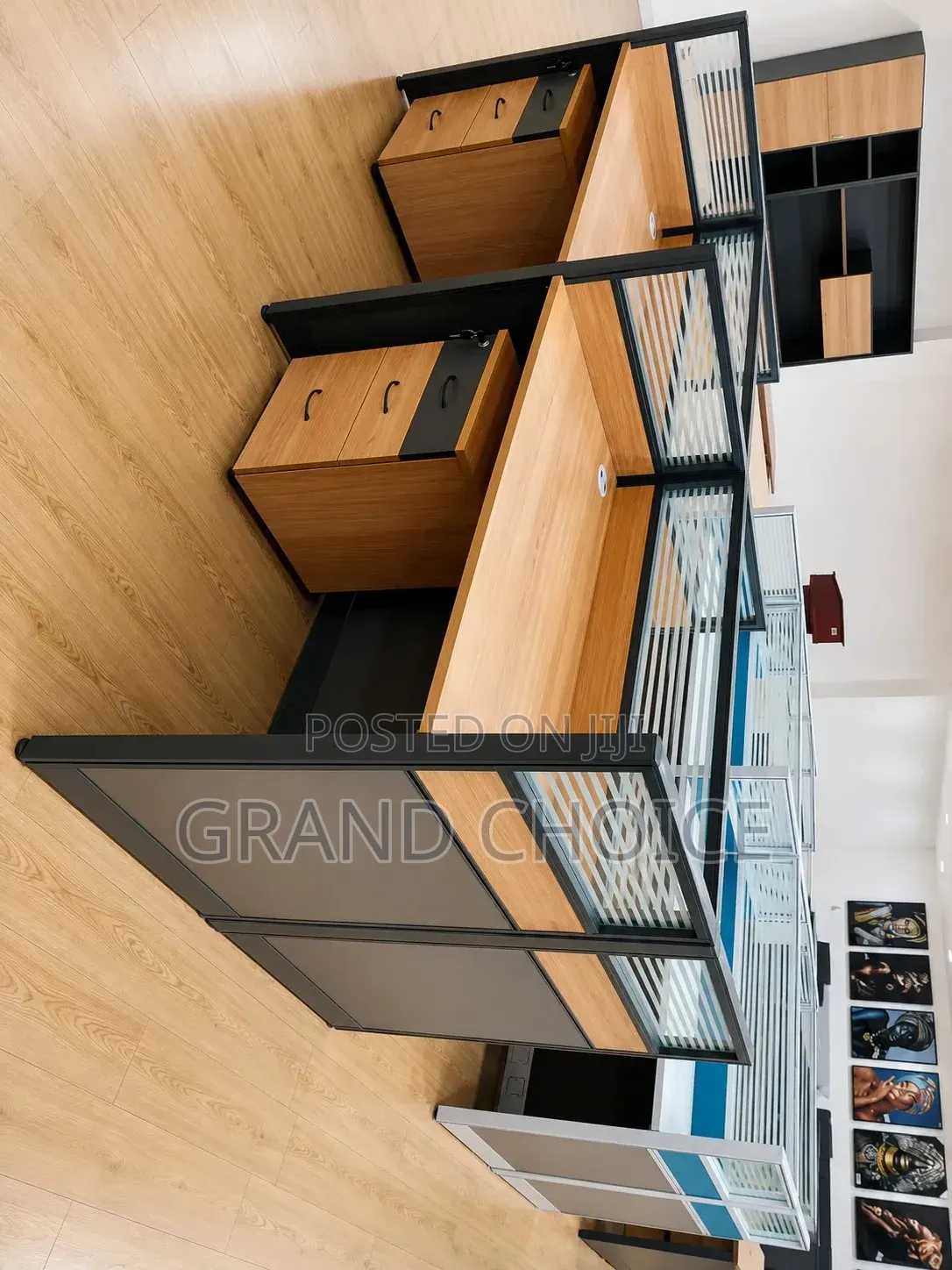4-Seater Office Workstation With Partition and Storing Drawer