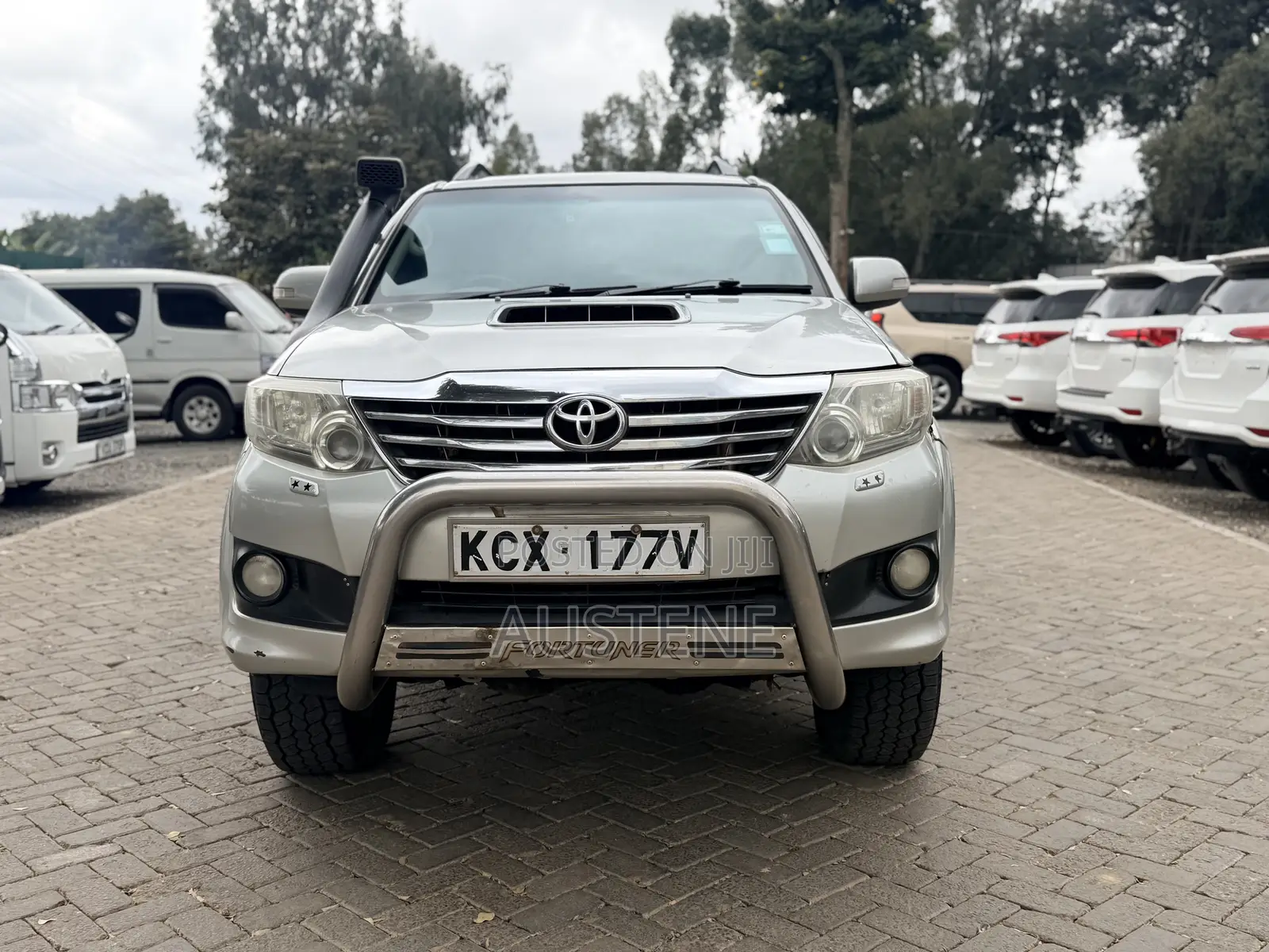 Toyota Fortuner 2012 Silver