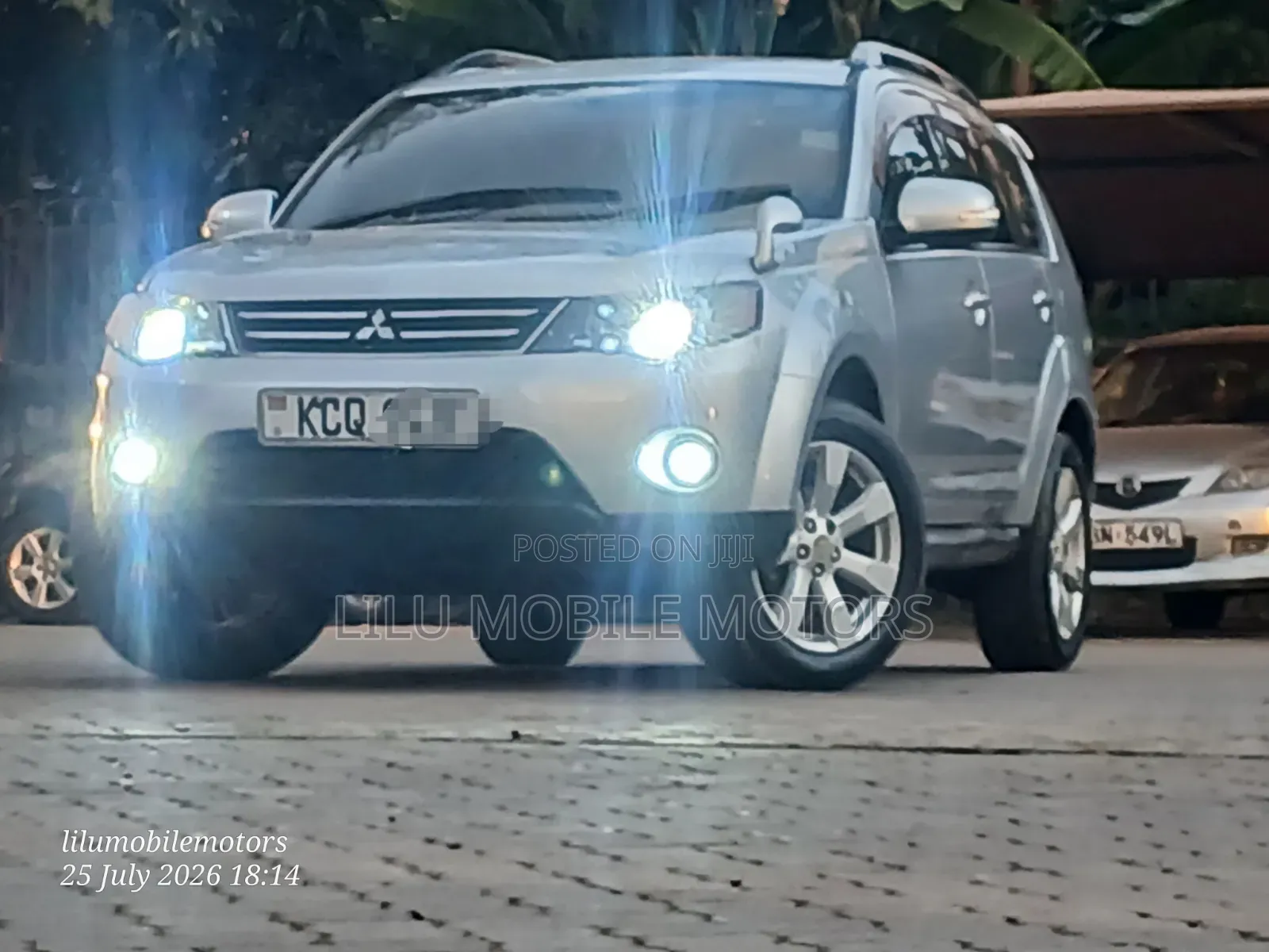 Mitsubishi Outlander 2011 Silver