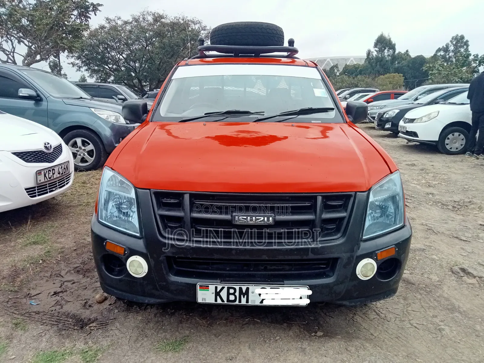 Isuzu D-MAX 2010 Red