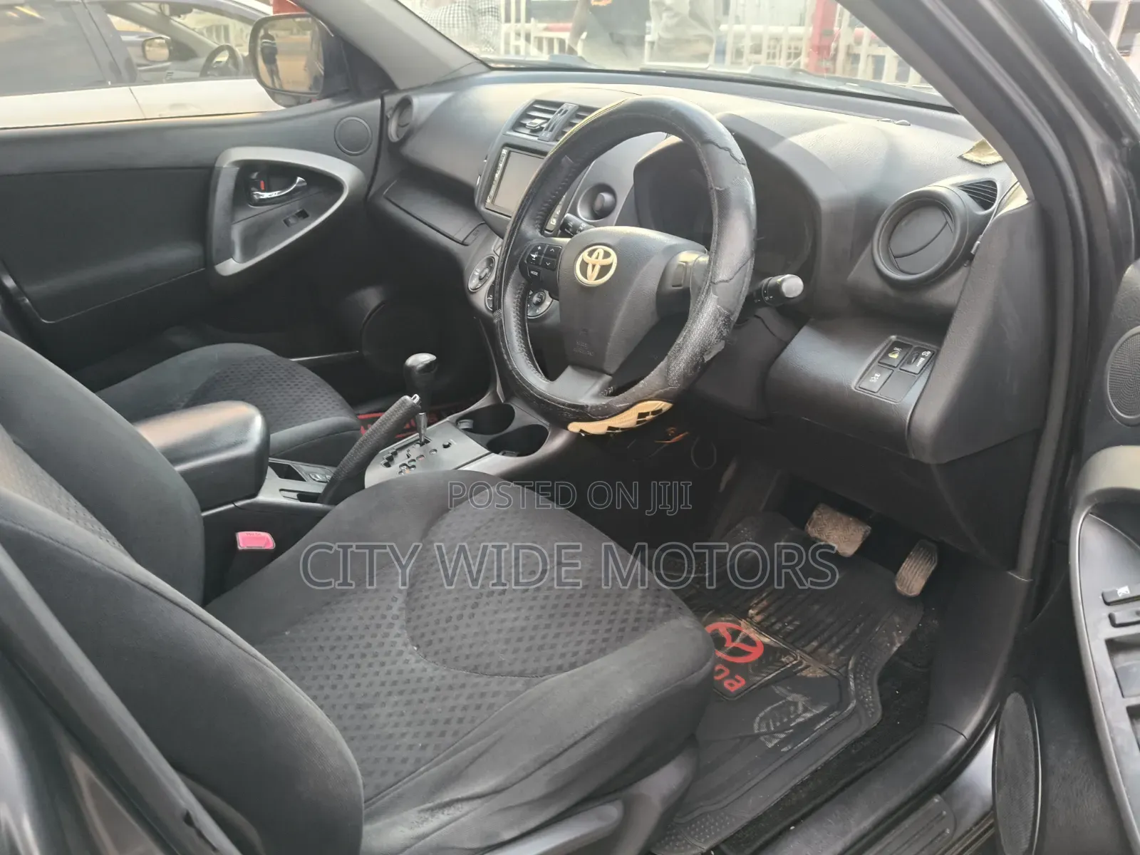 Toyota Vanguard 2010 Gray