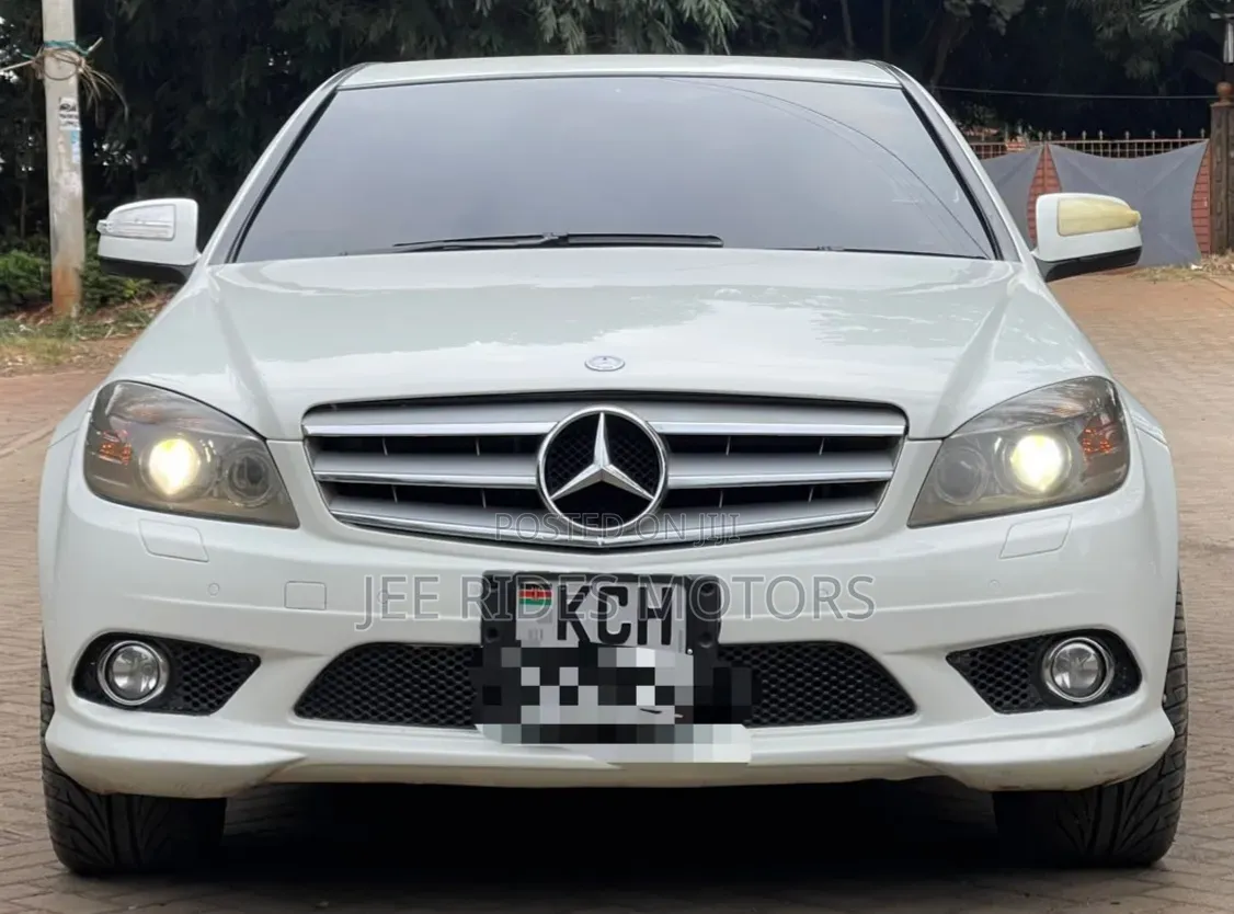 Mercedes-Benz C200 2009 Pearl