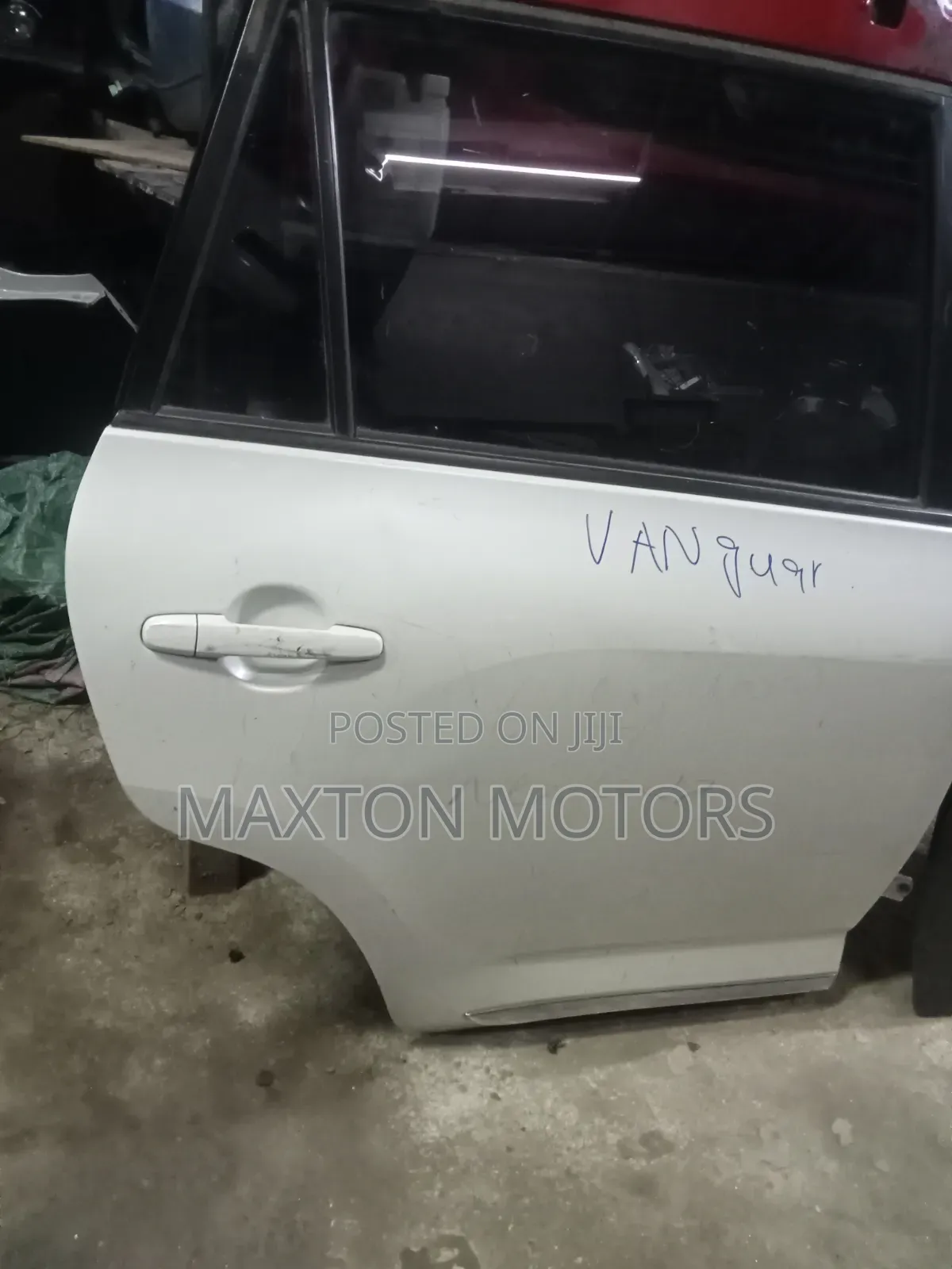 Toyota Vanguard Rear Door With Chrome