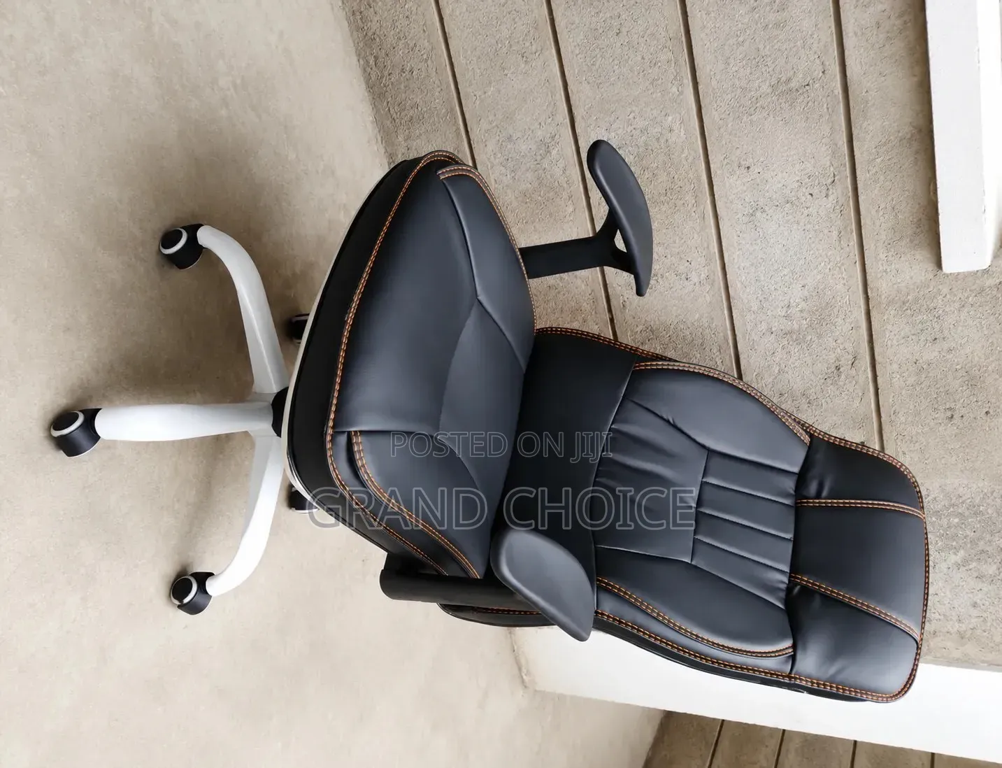 Ergonomic Leather Swivel Chair With Castor