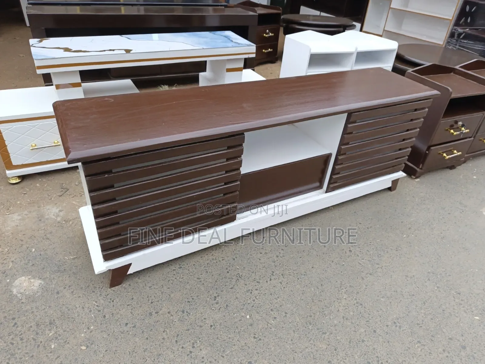 Excutive TV Stand