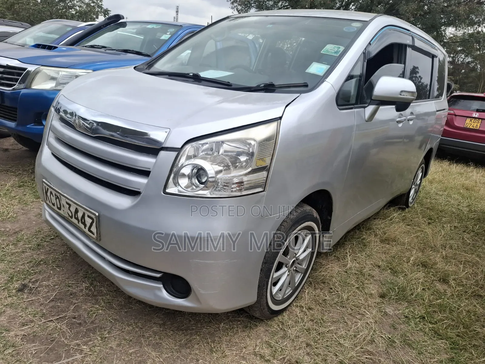 Toyota Noah 2008 Silver