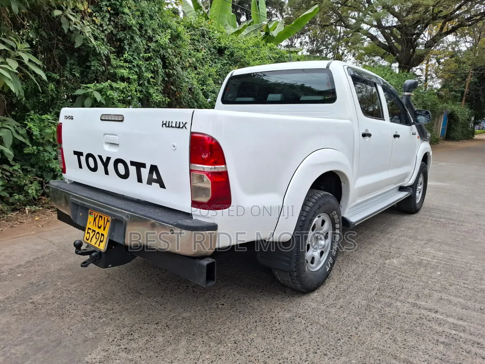 Toyota Hilux 2012 White