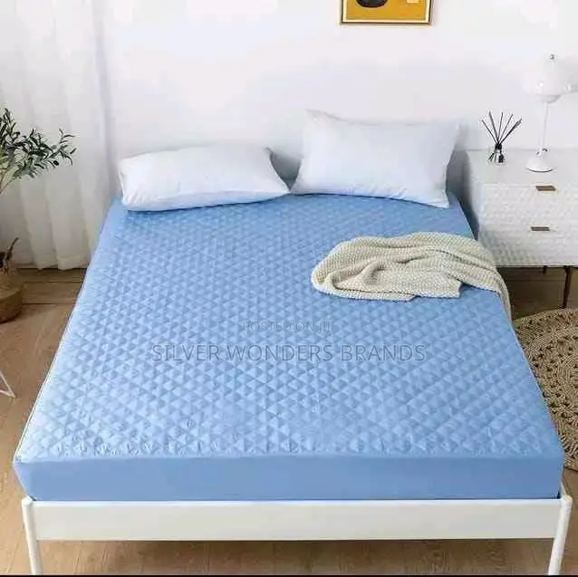 Water Proof Mattress Protector, Can Fit Upto 9.5 Inch Mattress.
