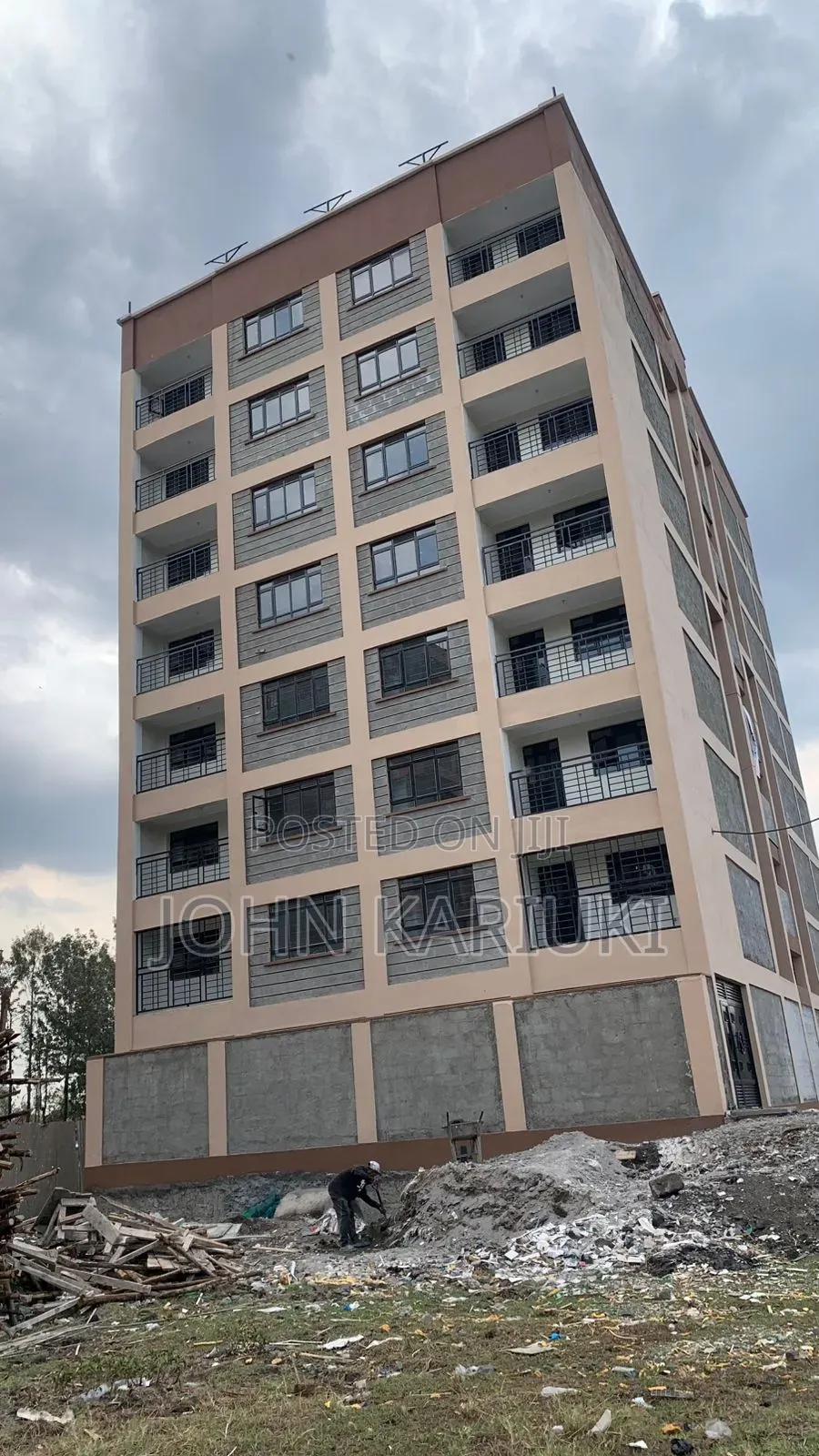 20bdrm Apartment in Farida Estate, Kamakis for sale
