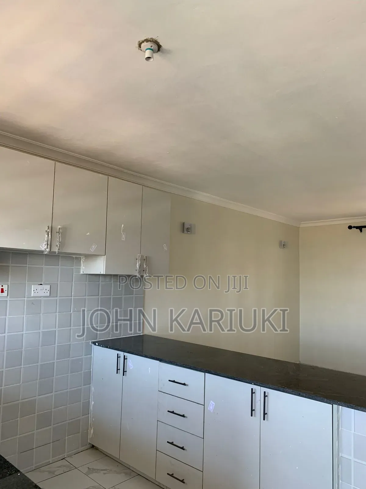 20bdrm Apartment in Farida Estate, Kamakis for sale