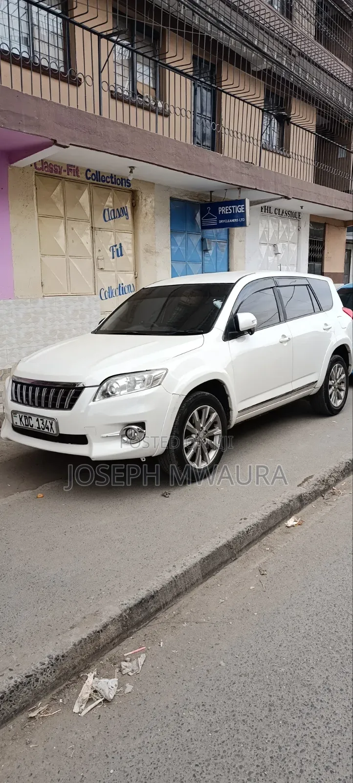 Toyota Vanguard 2014 White