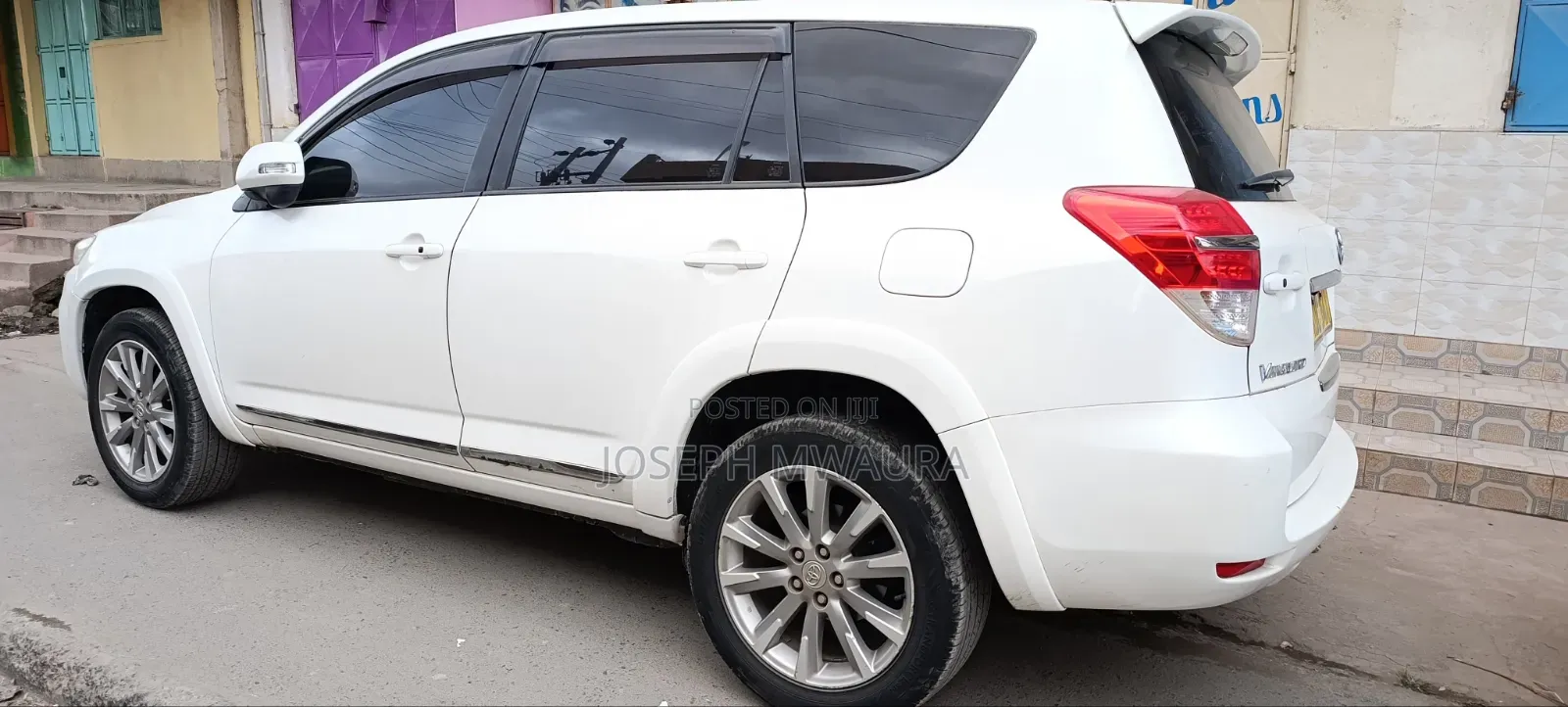 Toyota Vanguard 2014 White