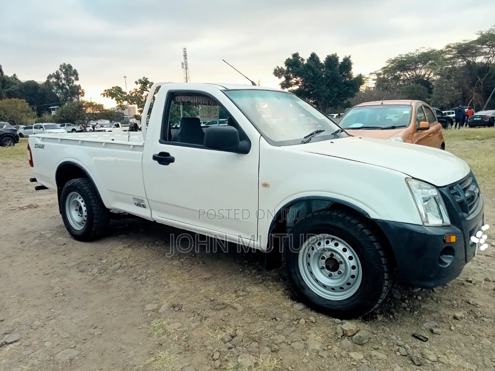 Isuzu D-MAX 2012 White