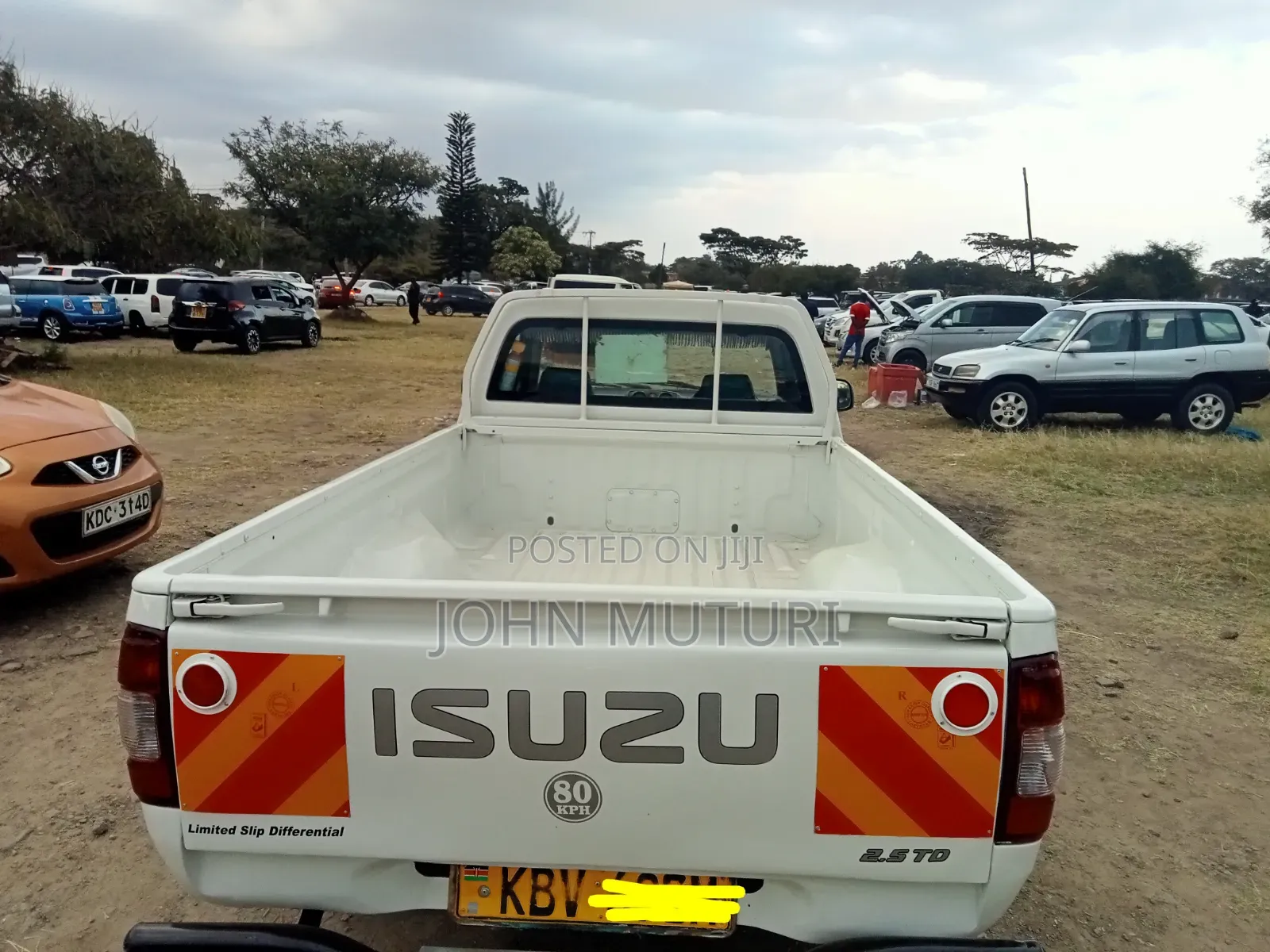 Isuzu D-MAX 2012 White