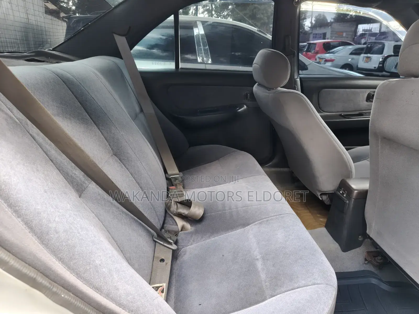 Nissan Sunny 2001 Silver