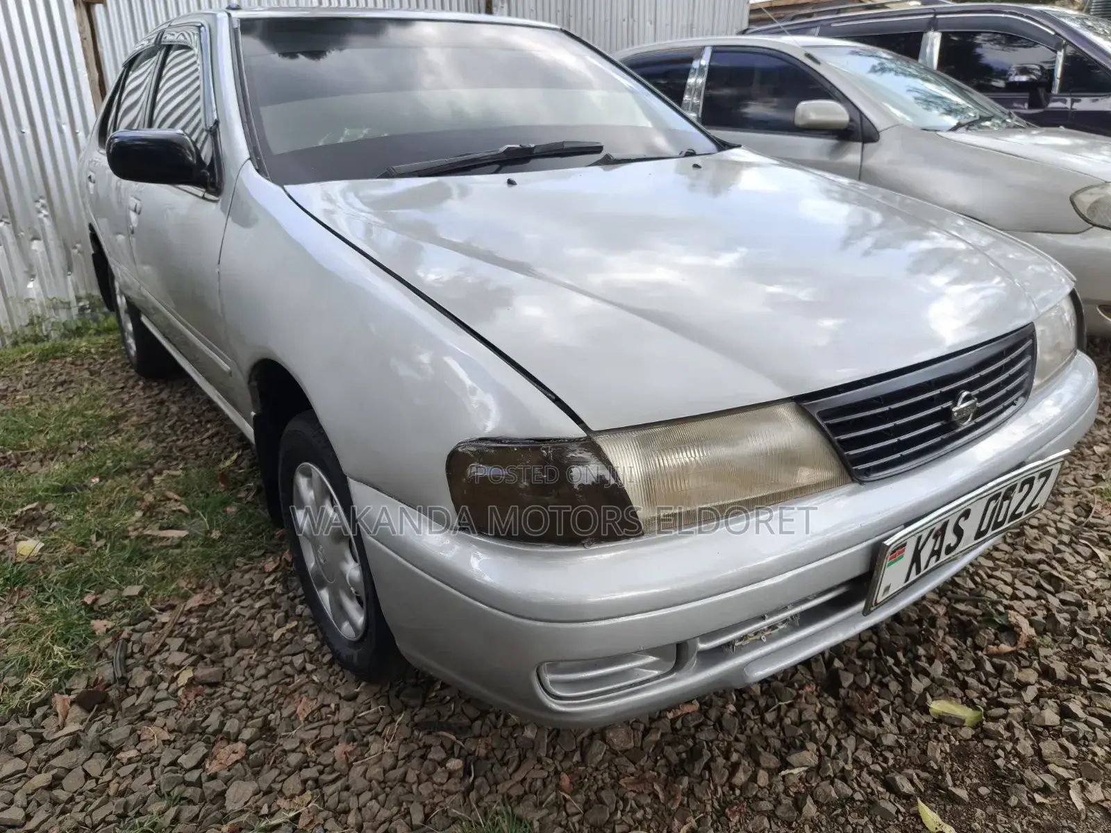 Nissan Sunny 2001 Silver