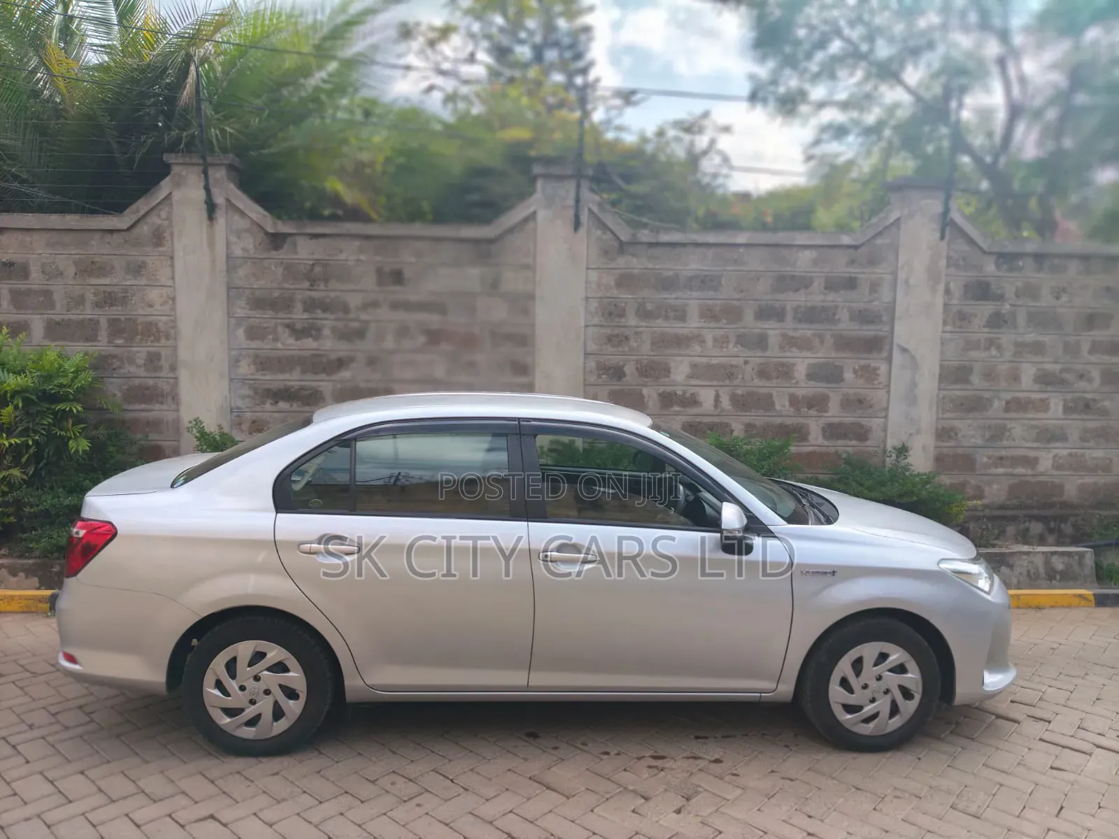 Toyota Axio 2019 Silver