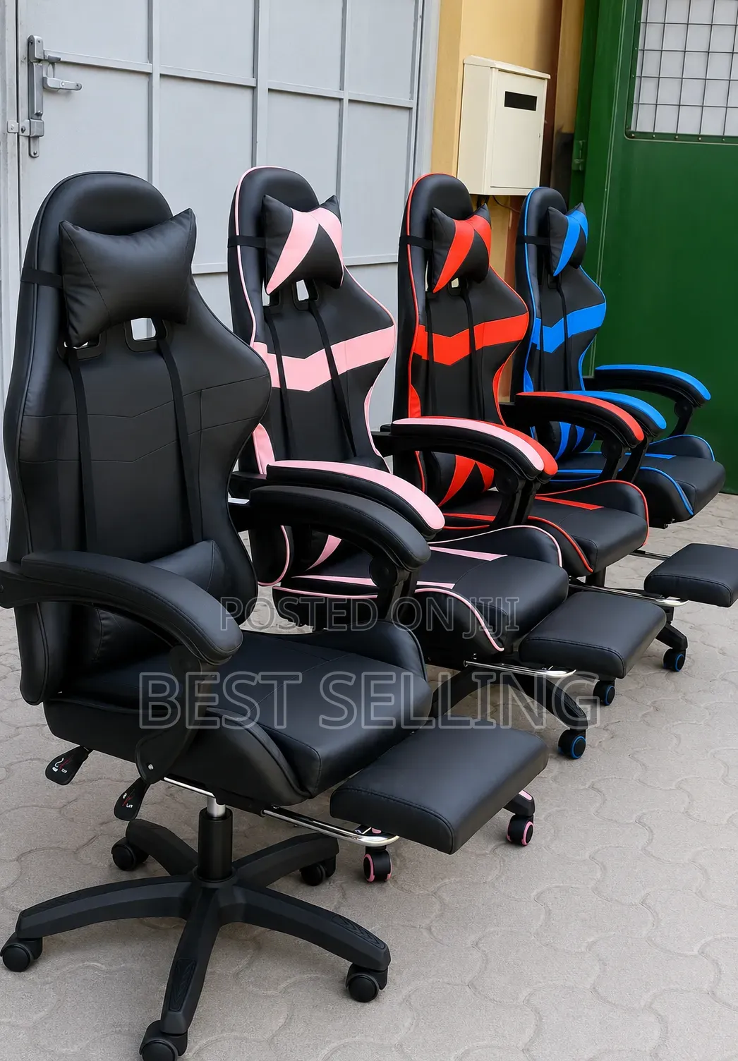 Modern Unreclining Gaming Chair With Footrest