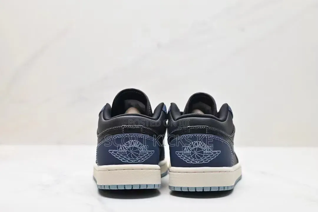 Nike Air Jordan 1 Low SE 'Black Dark Obsidian Snakeskin'.