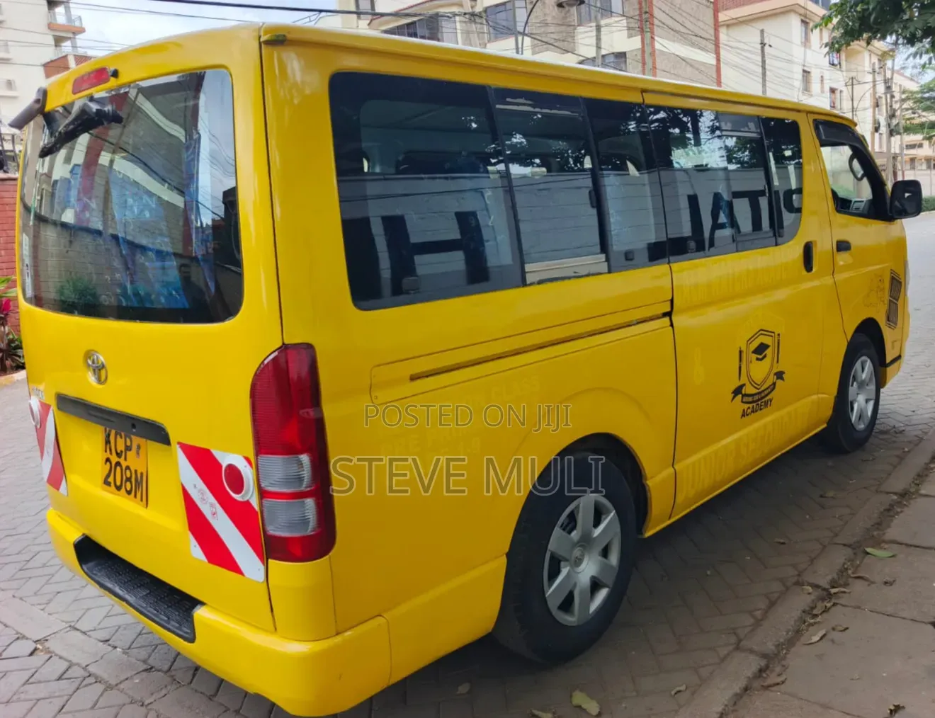 Toyota HiAce 2011 Yellow