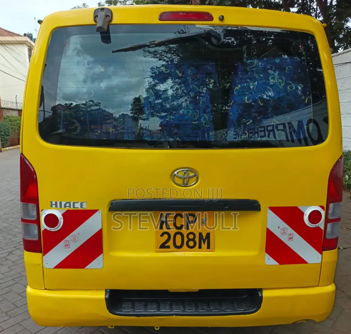Toyota HiAce 2011 Yellow