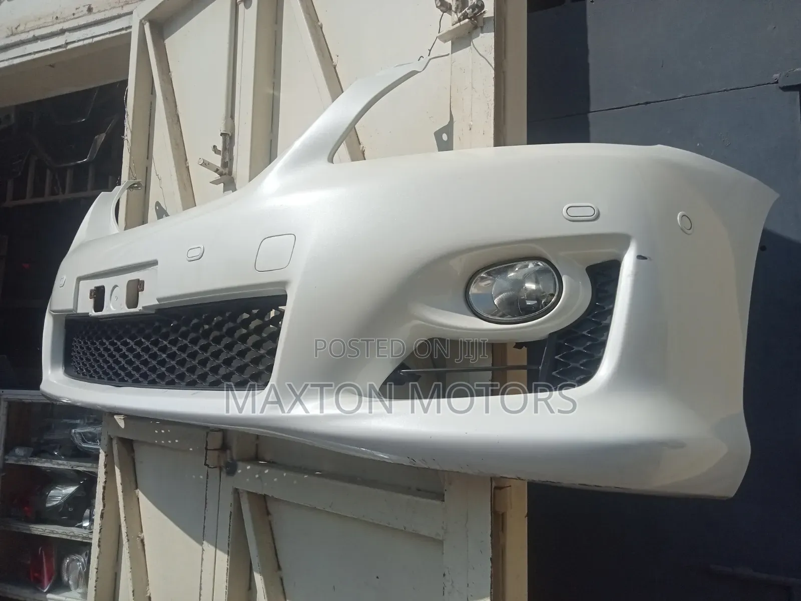 Toyota Crown Athlete 2010 Bumper Assembly