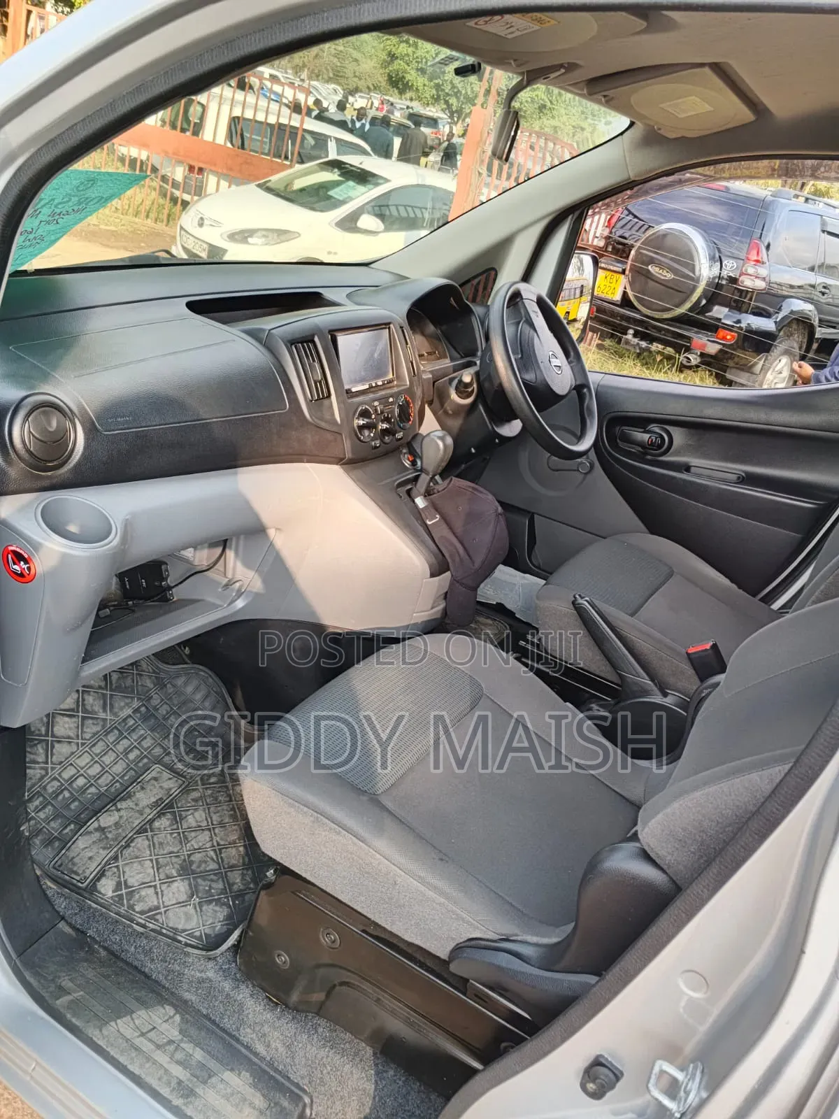 Nissan NV1500 2017 Silver