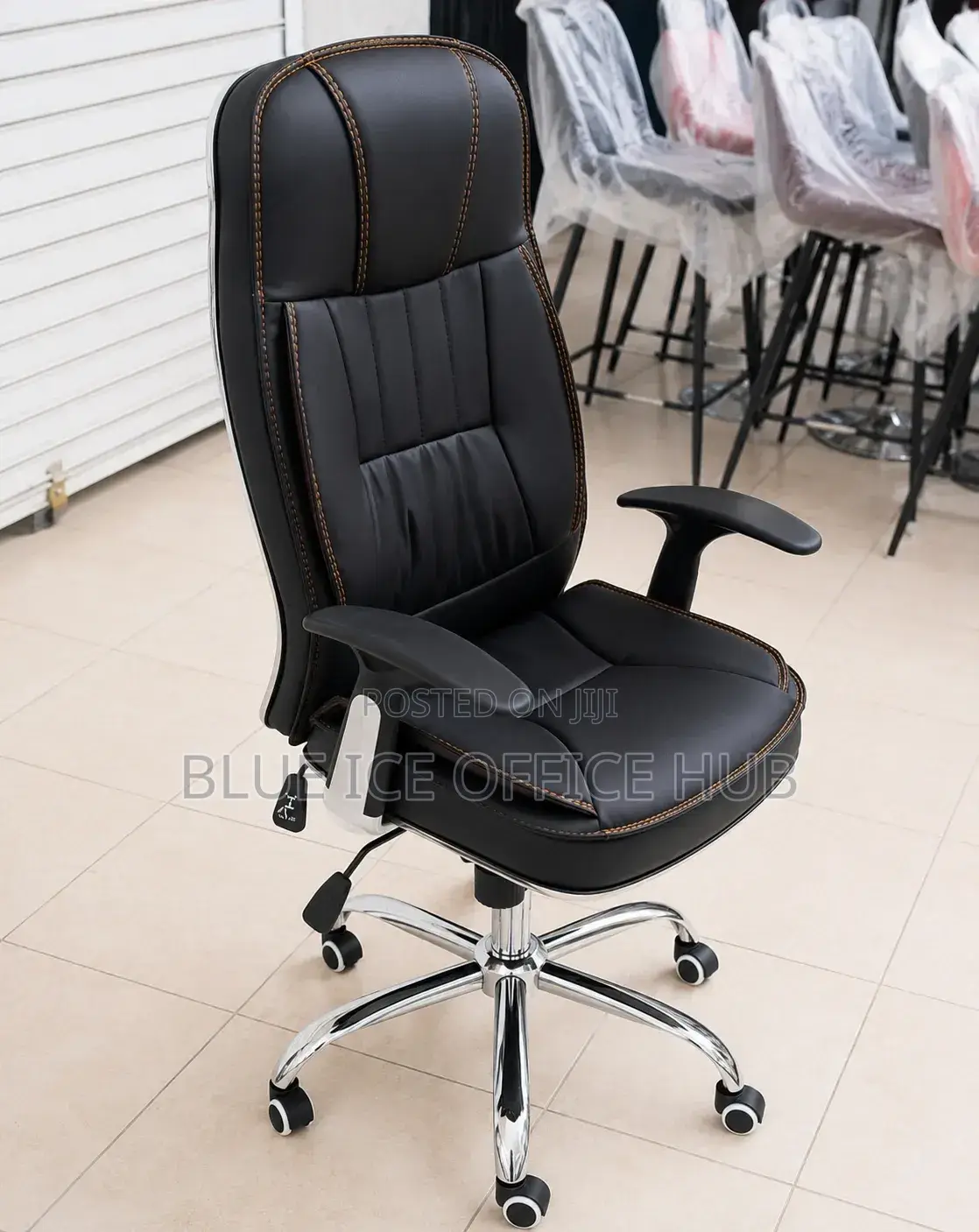 Comfort Modern Office Chair -With Leather Material