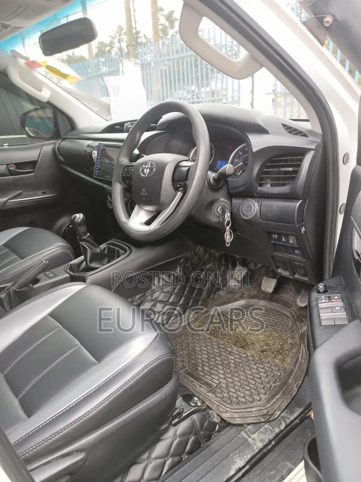 Toyota Hilux 2020 White