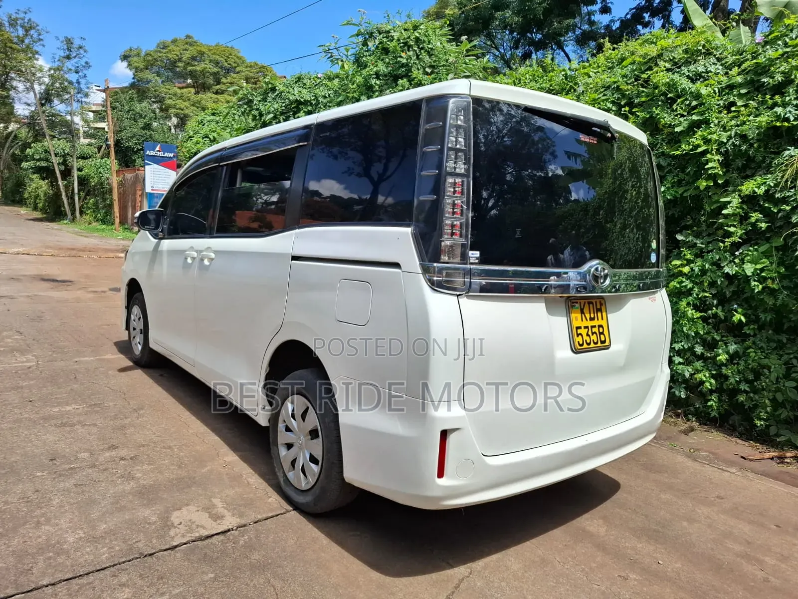 Toyota Voxy 2015 White