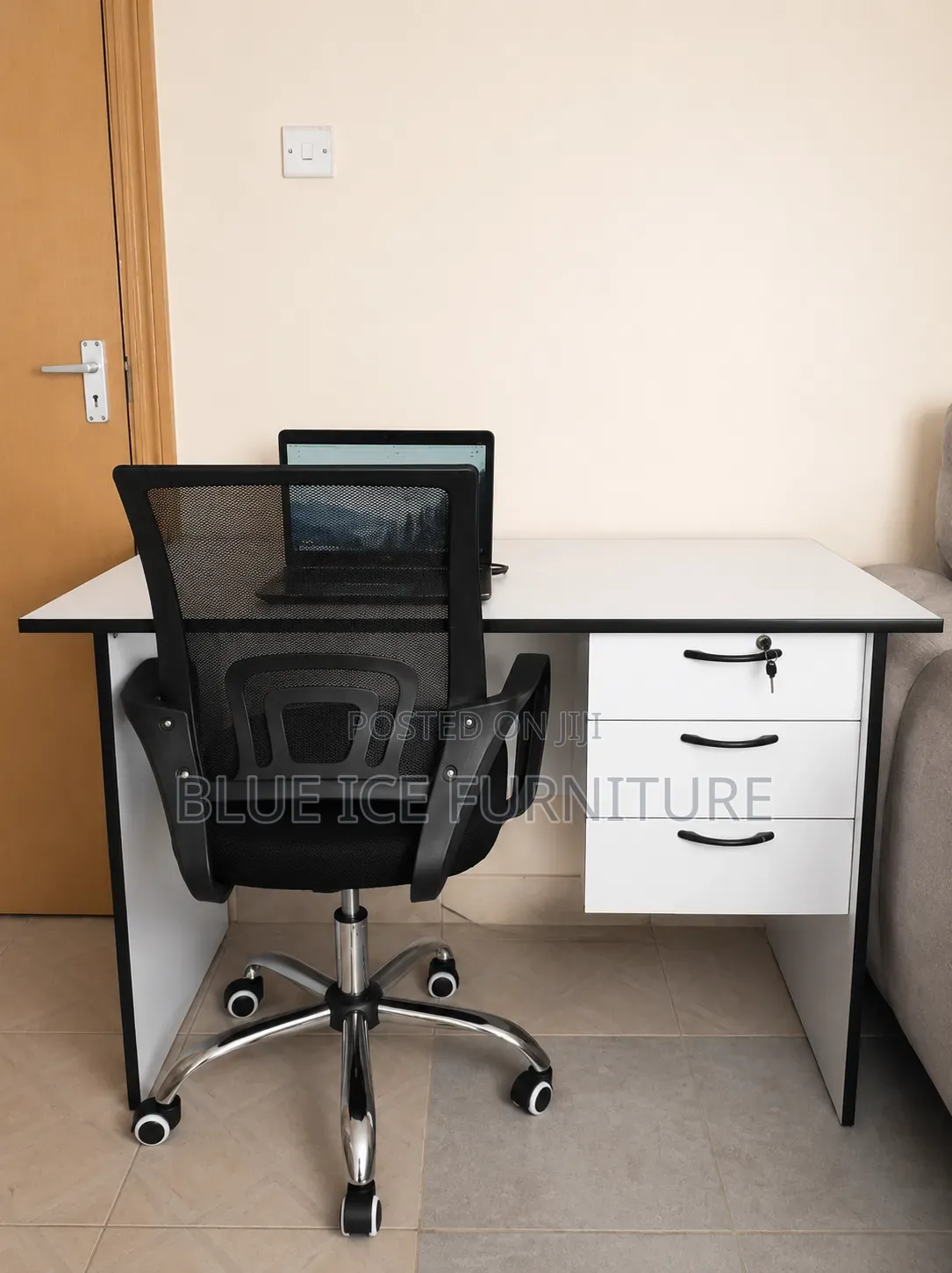 1m White Office Desk/Mesh Chair