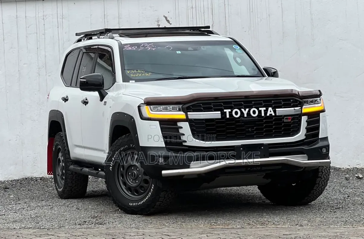 Toyota Land Cruiser 2023 White