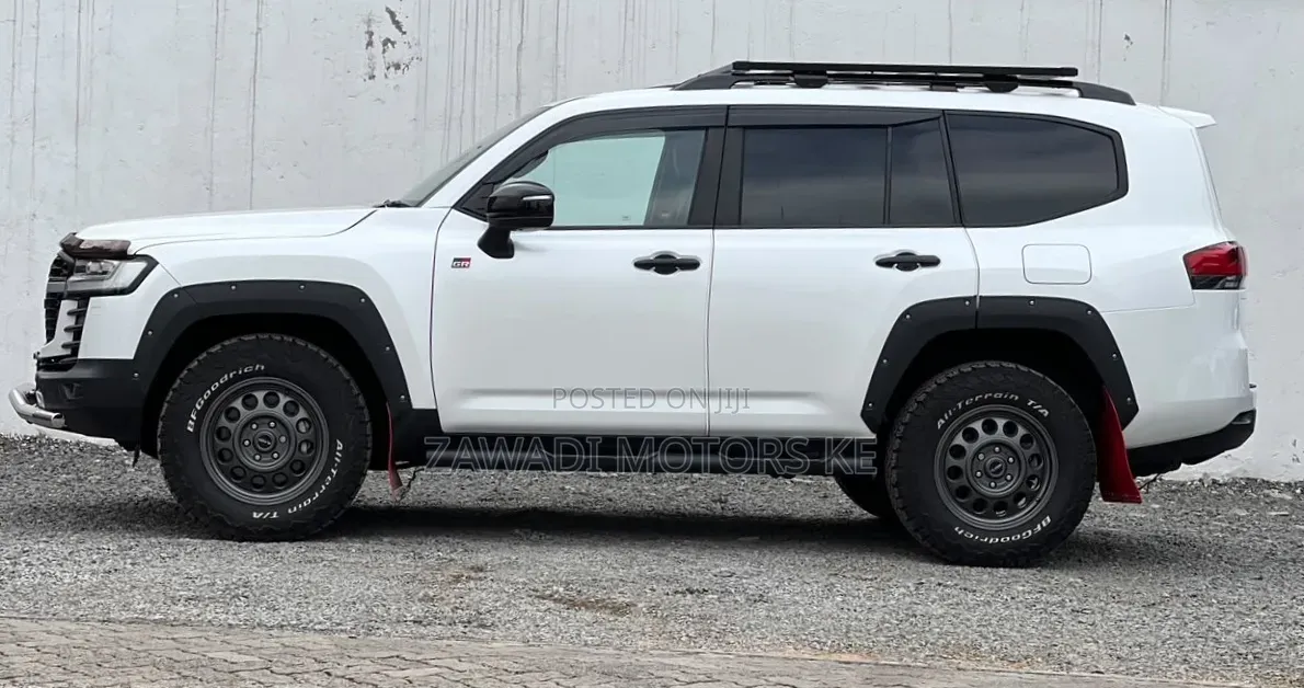 Toyota Land Cruiser 2023 White