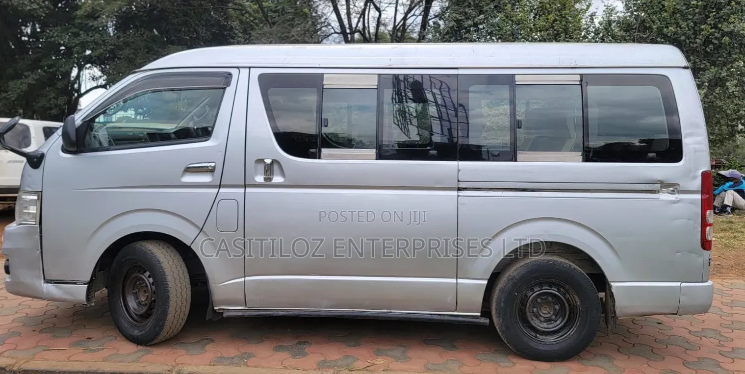 Toyota HiAce 2014 Silver