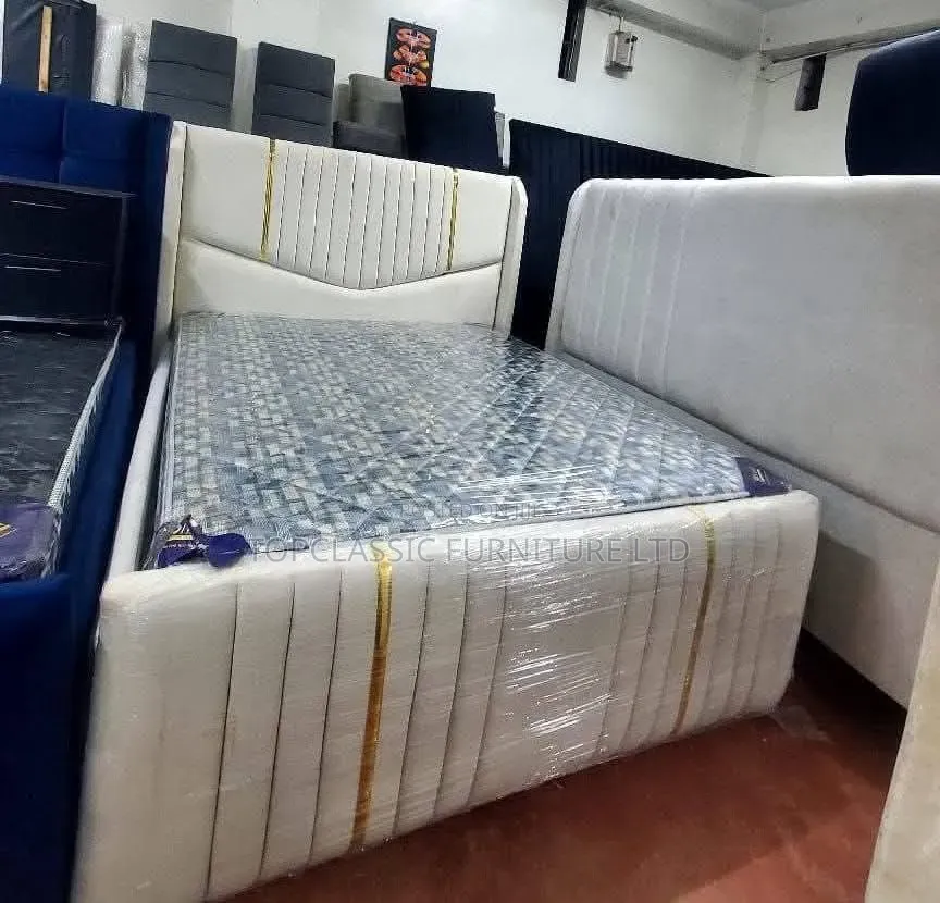 5x6 Chester Bed White 