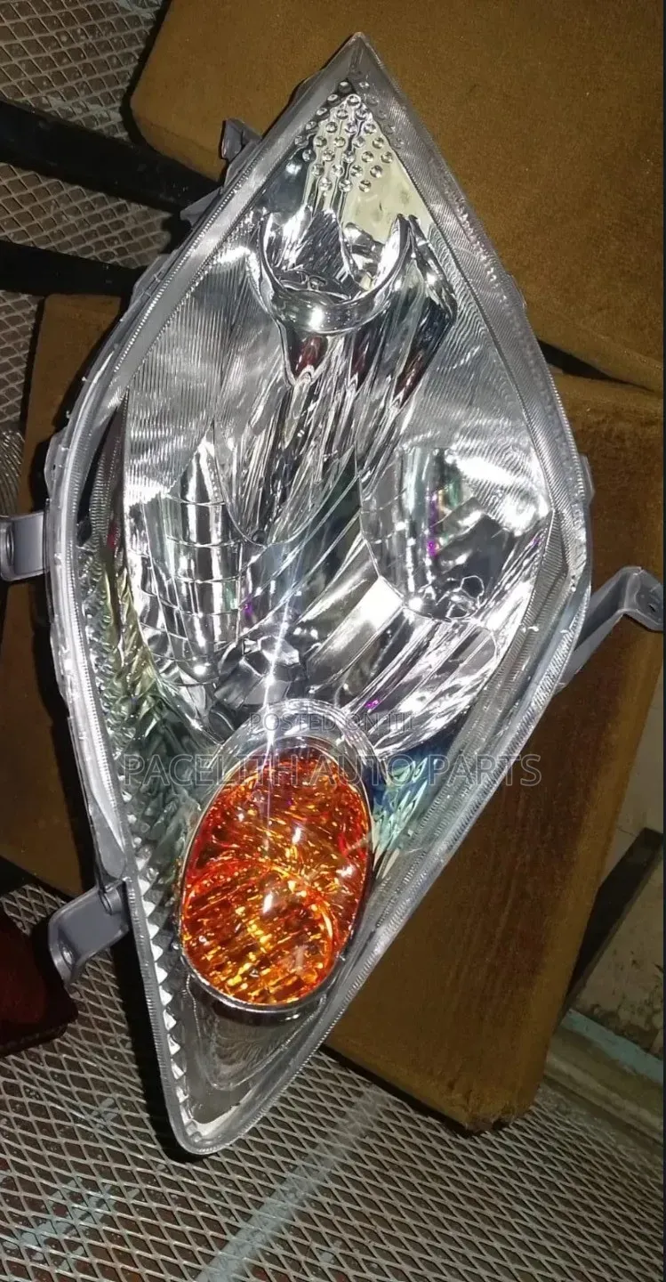 Head Lamp / Head Light Toyota Ist