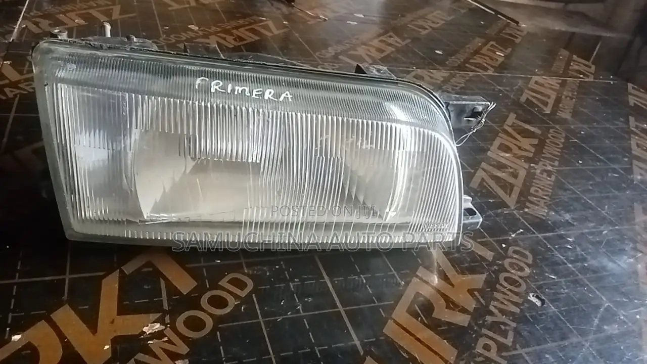 Headlight Nissan Primera Old Model { Glass } RHS