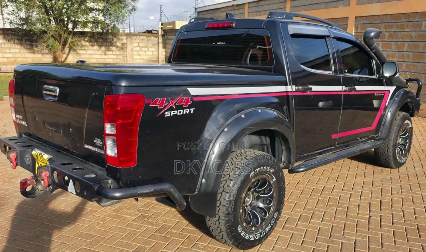Isuzu D-MAX 2015 Black